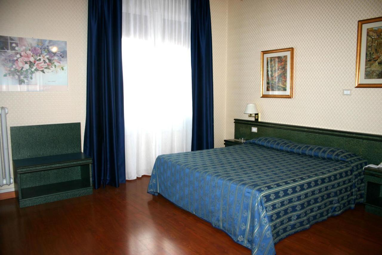 Hotel Centrale Bologna Cameră foto